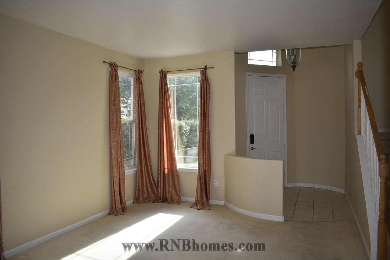 1000 Cameron Dr - Photo 2 of 26