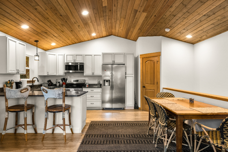 917 E 2nd St - Photo 7 of 25