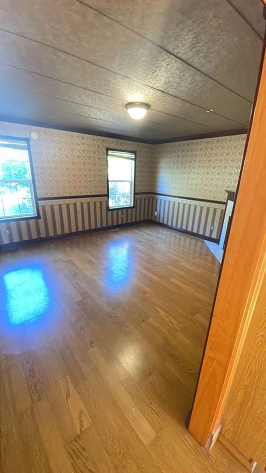 112 44th St - Photo 3 of 26