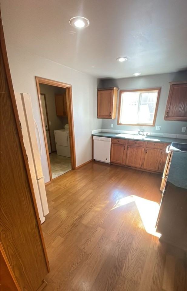 112 44th St - Photo 4 of 26