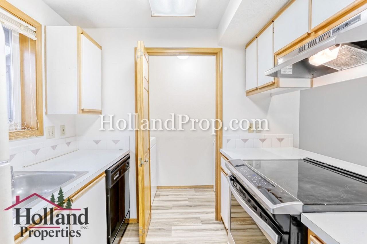 700 Sw 206th Pl - Photo 6 of 17