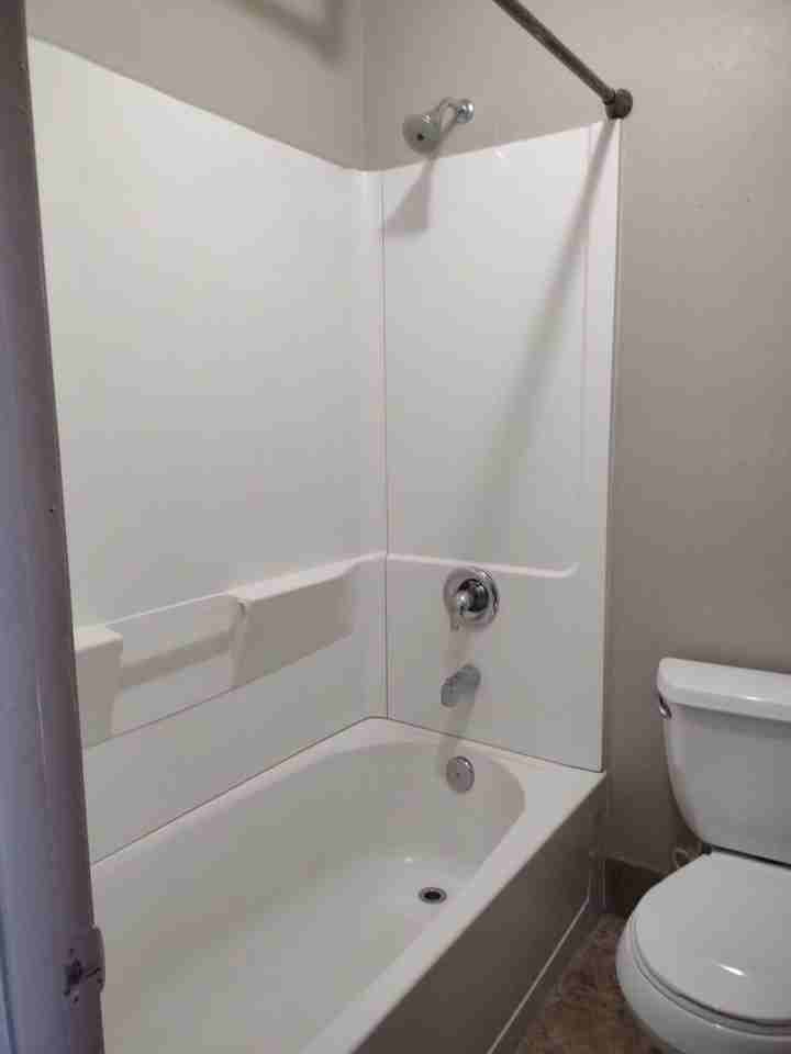 Lincoln Apartments - Photo 4 of 19