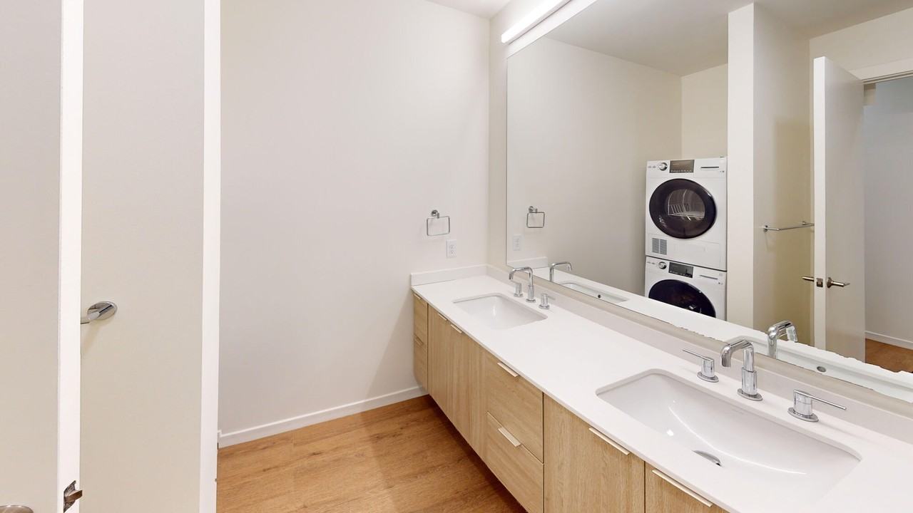 Residences at 111 - Photo 4 of 33
