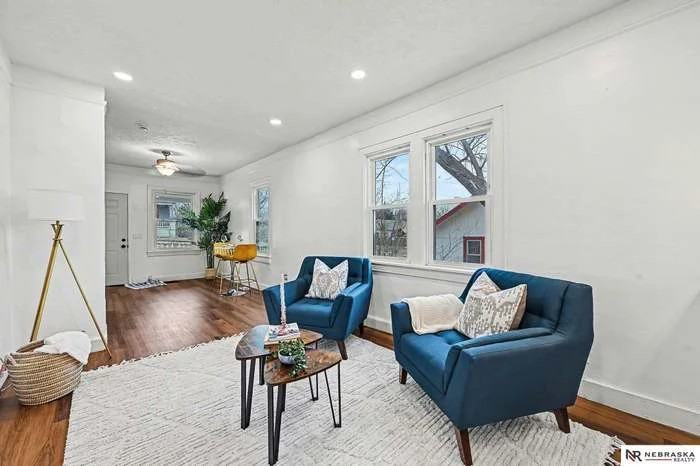 4507 S 15th St - Photo 2 of 20