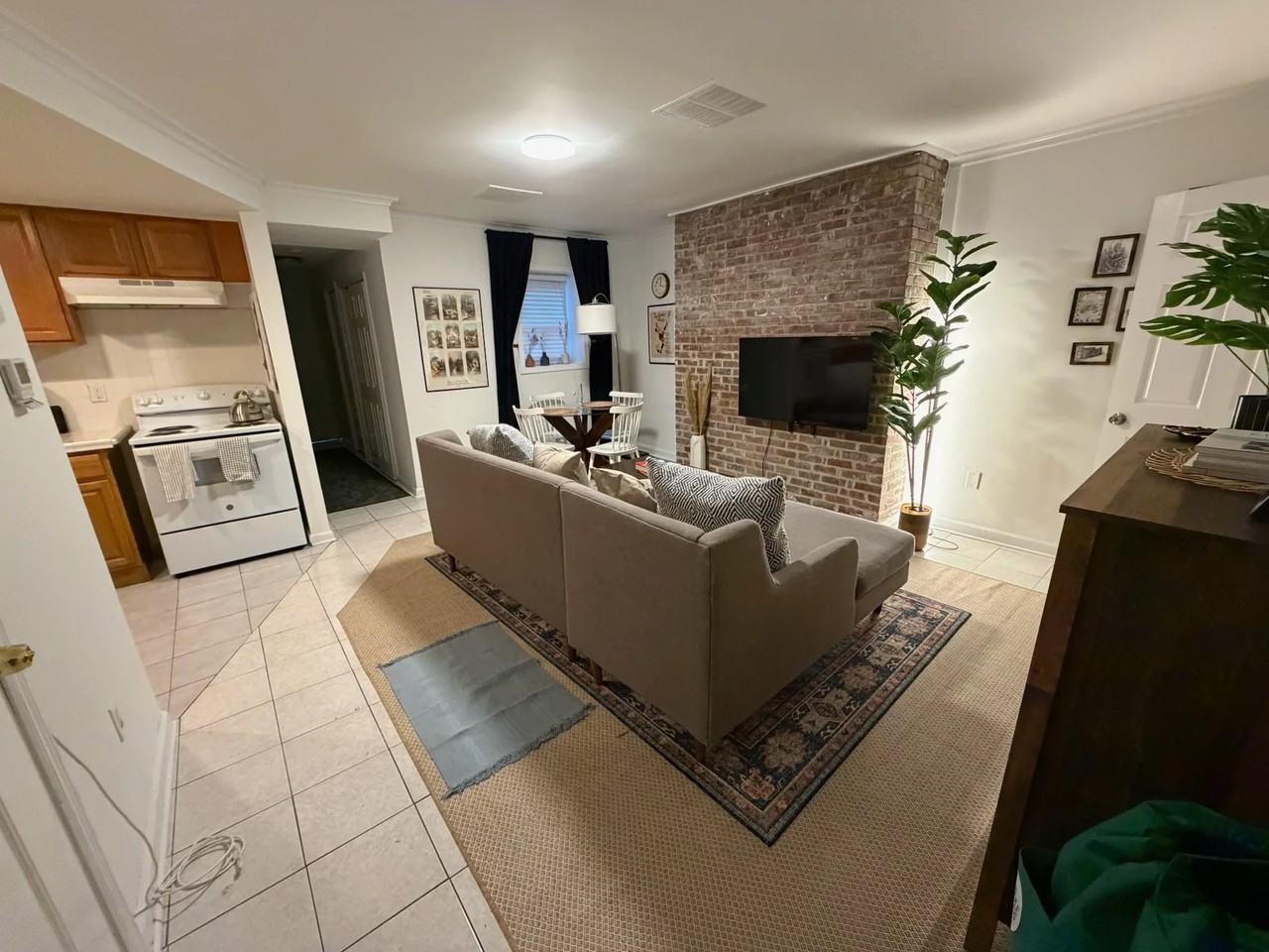 135 Sussex St #1 - Photo 5 of 8