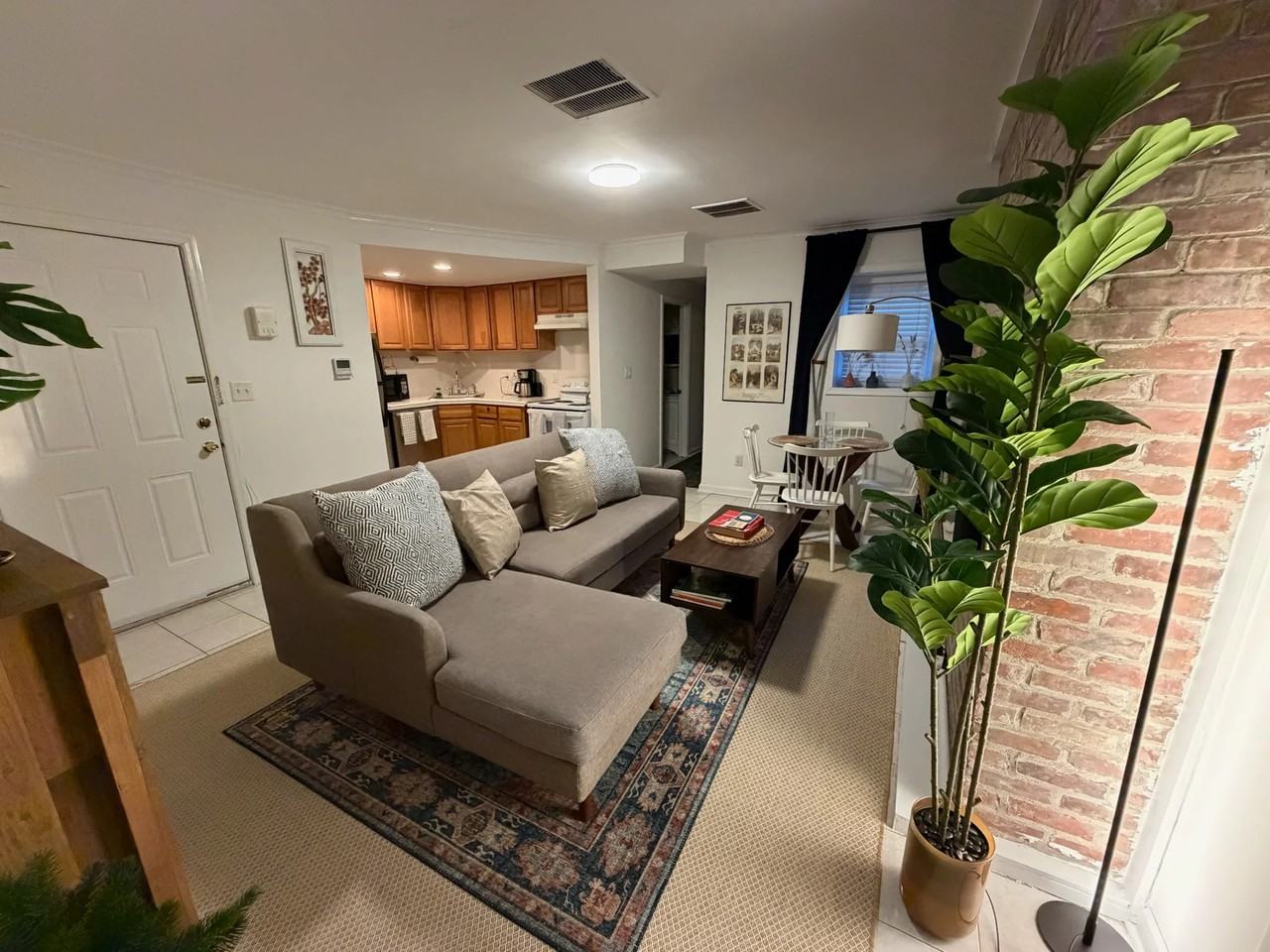 135 Sussex St #1 - Photo 6 of 8