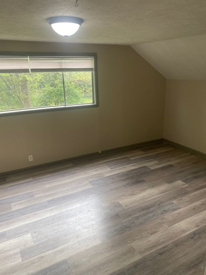 502 Overstreet Dr - Photo 7 of 16