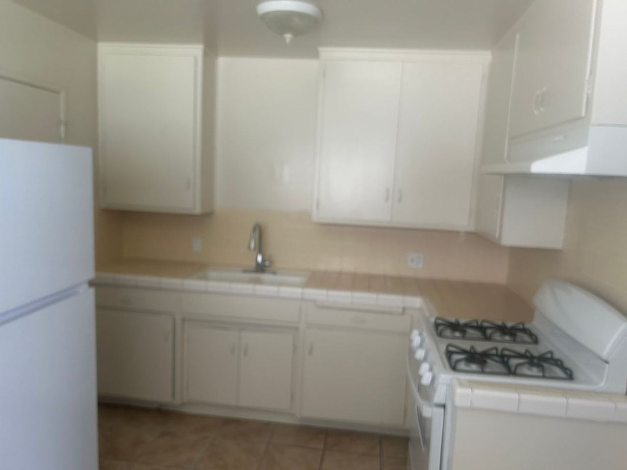 112 Garnsey Ave Apt A - Photo 3 of 6