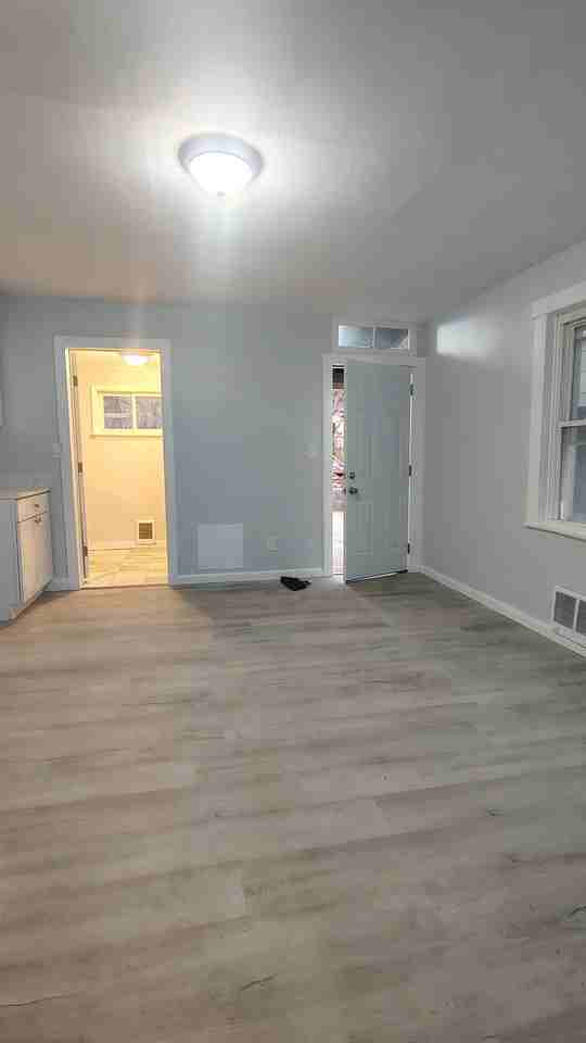 513 Fayette St - Photo 5 of 11