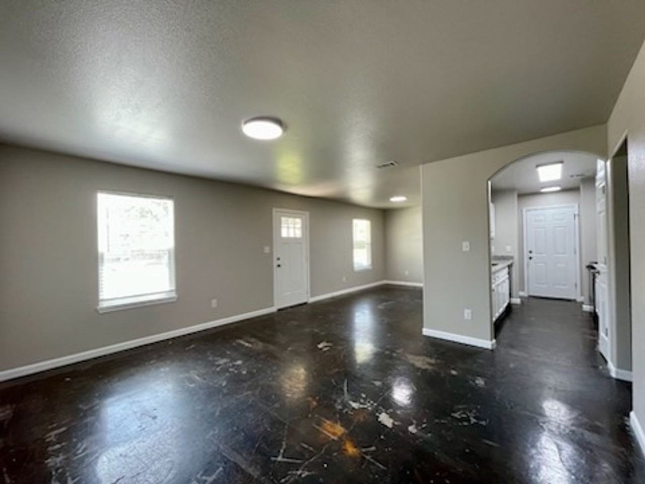 3001 9th St - Photo 3 of 14