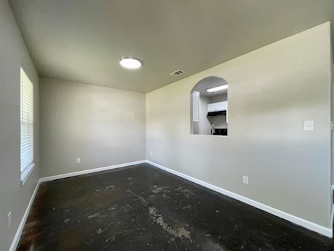 3001 9th St - Photo 4 of 14