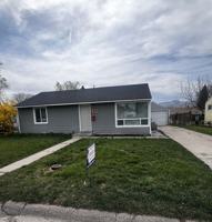 featured image of 733 Balsam St