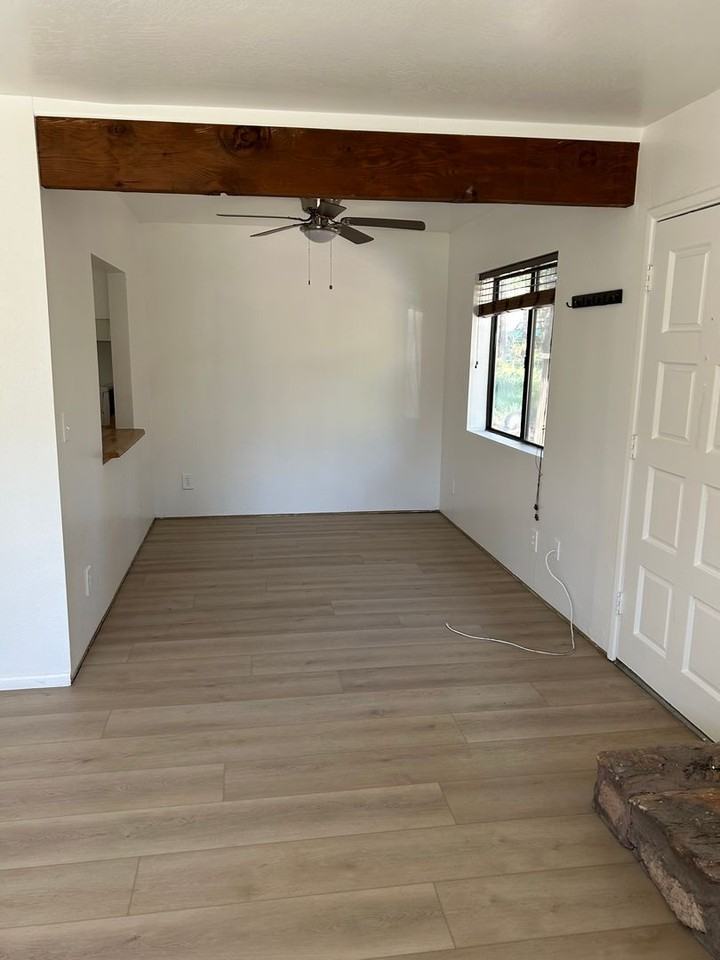 700 E Reindeer Dr - Photo 3 of 25