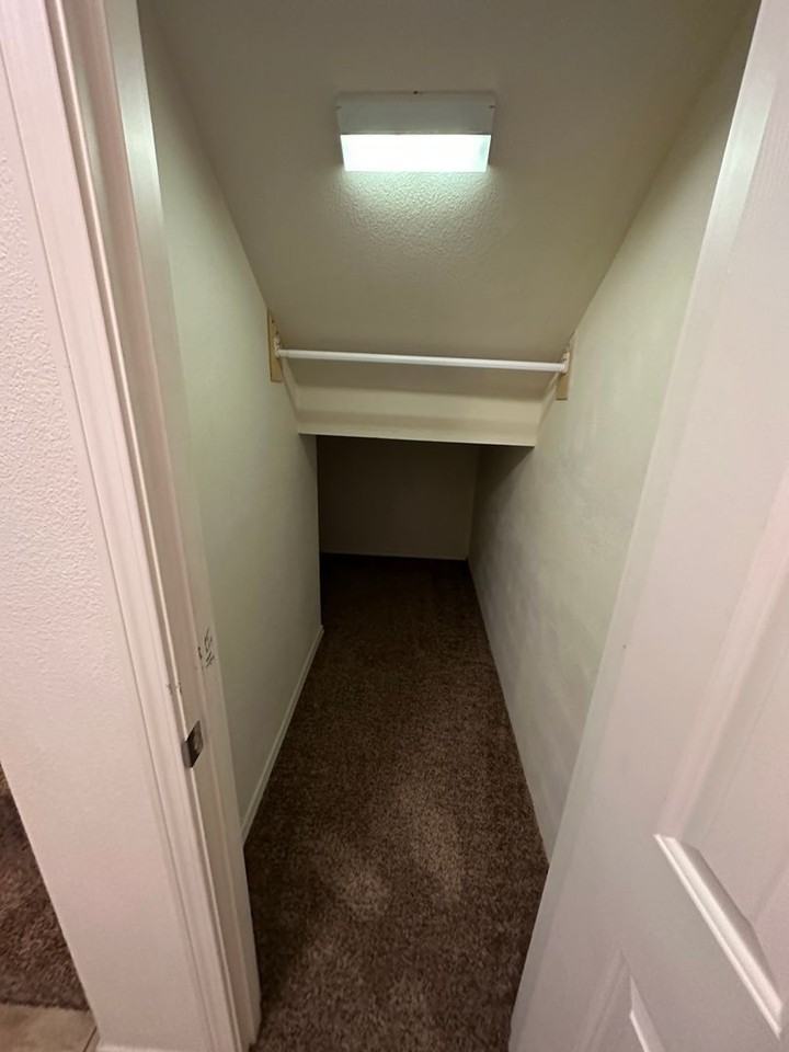 4903 Porlier Ln - Photo 7 of 38