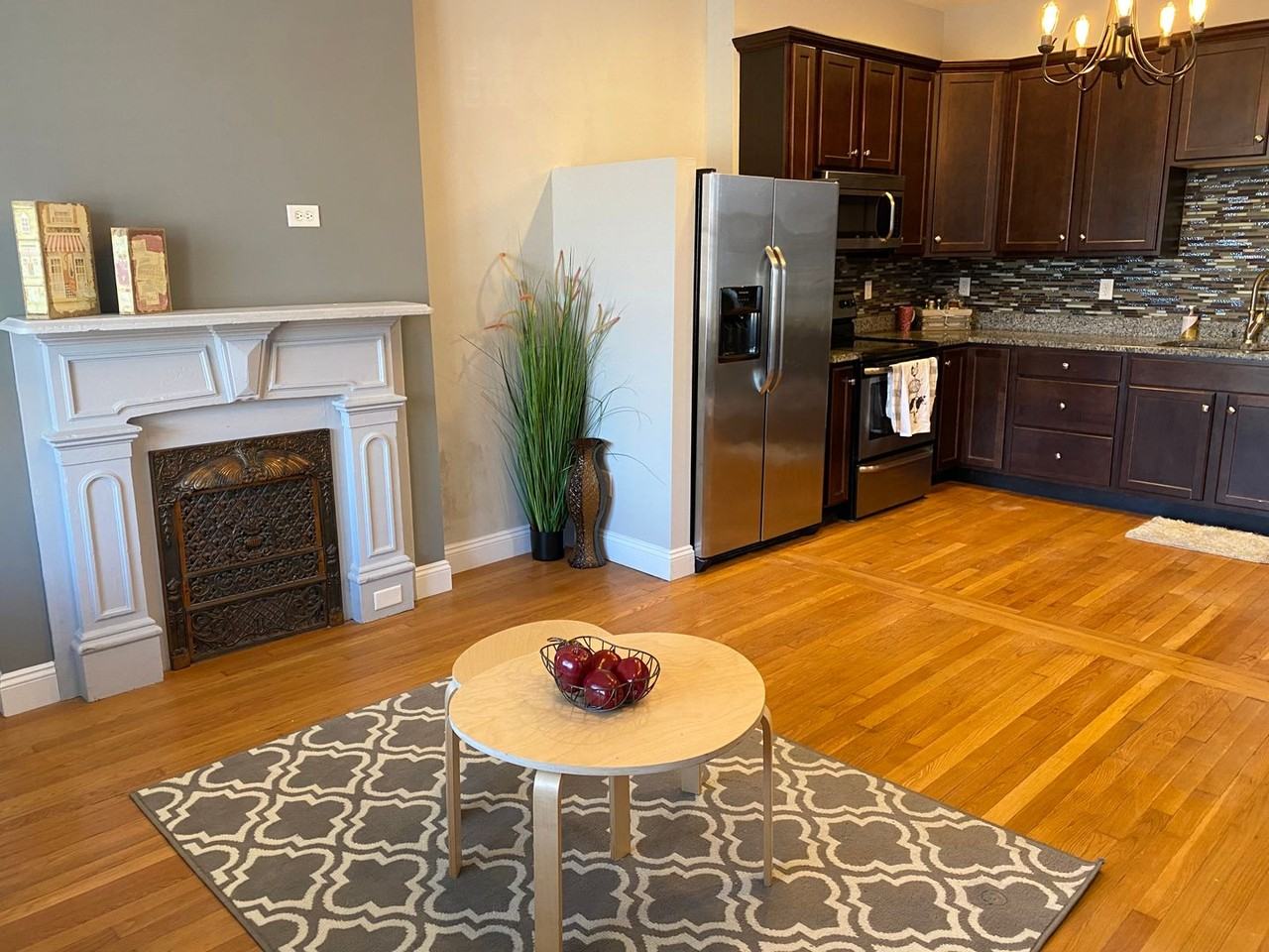 2234 Edwards St - Photo 3 of 22