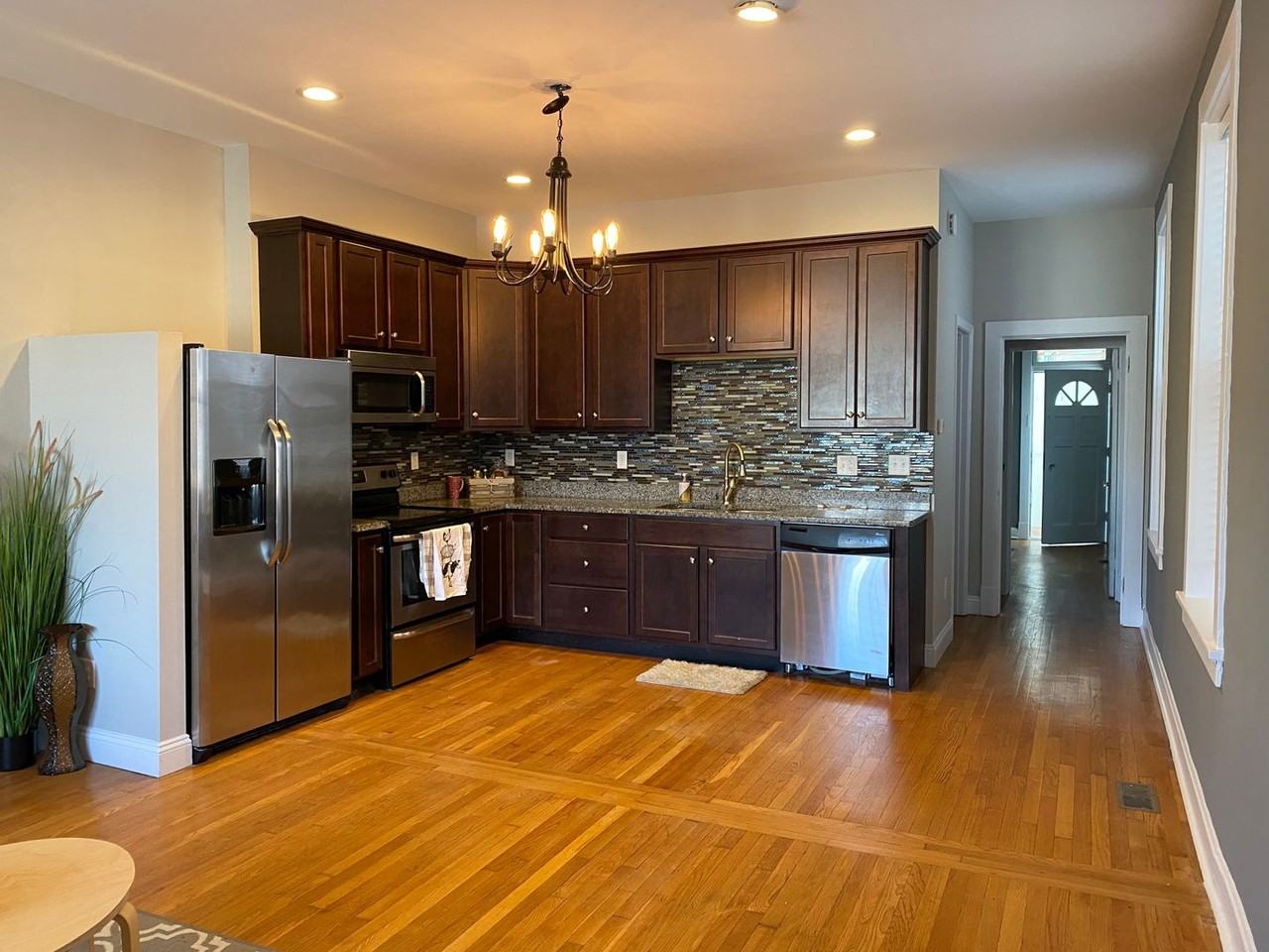 2234 Edwards St - Photo 4 of 22