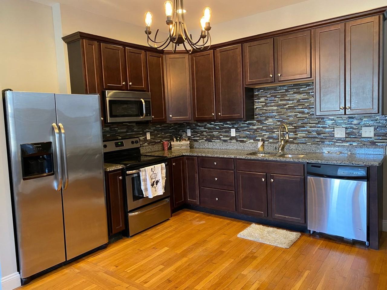 2234 Edwards St - Photo 5 of 22