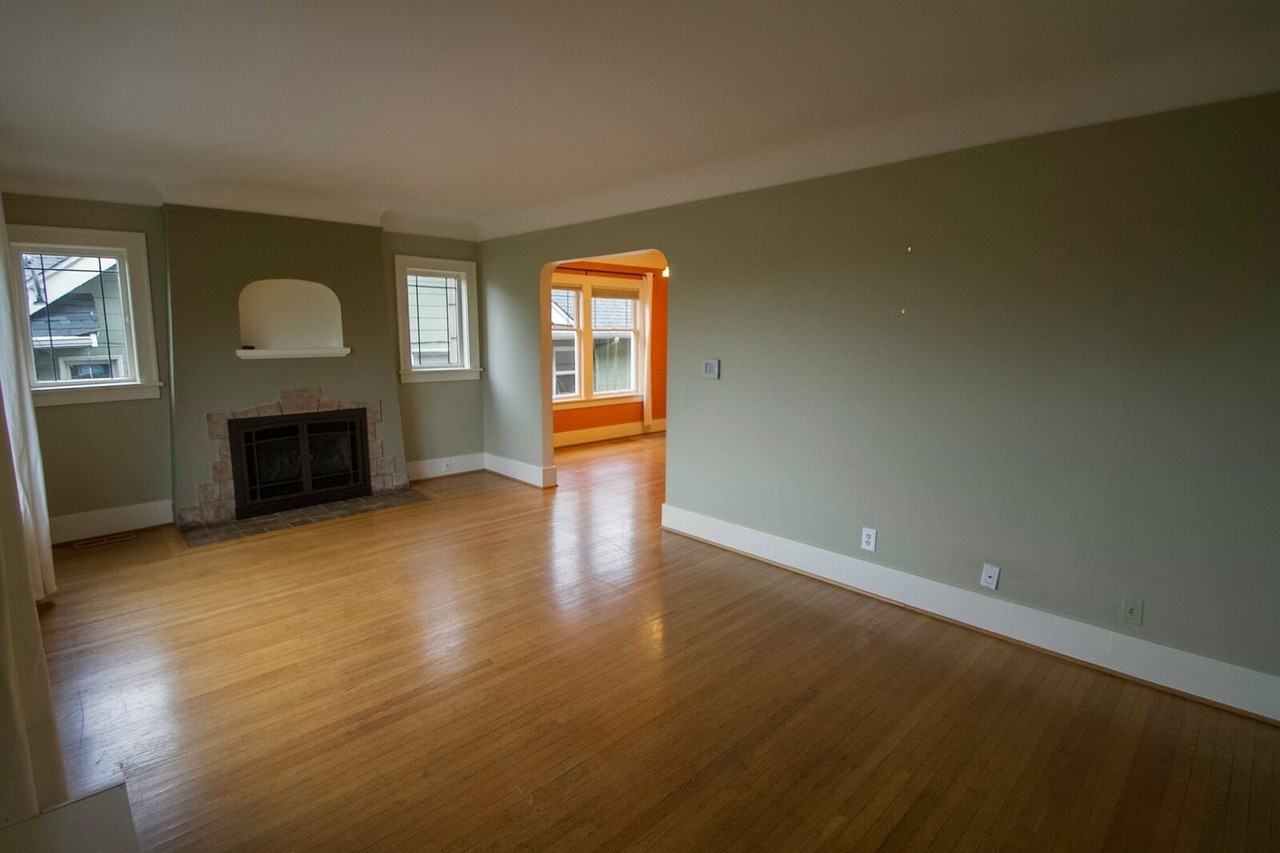 514 Ne 80th St - Photo 2 of 27