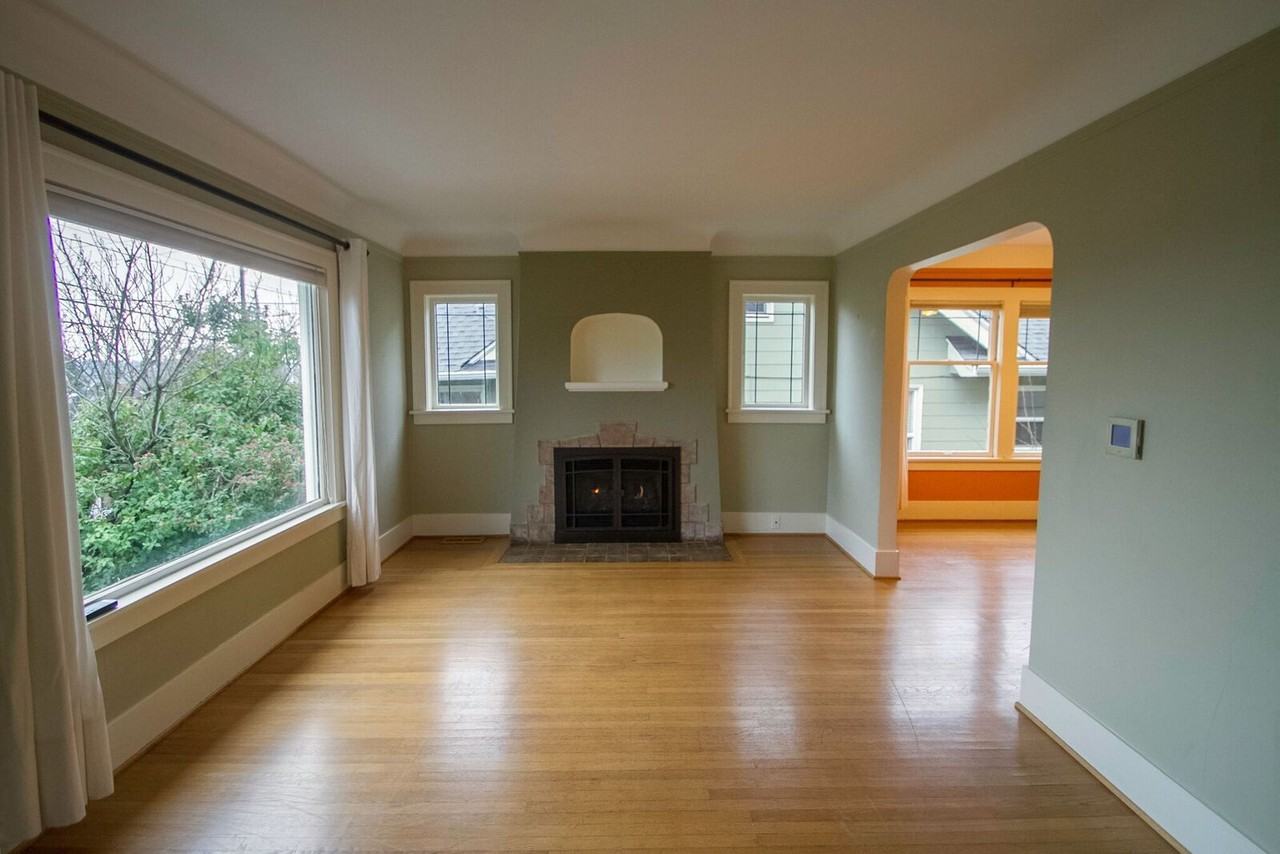 514 Ne 80th St - Photo 5 of 27