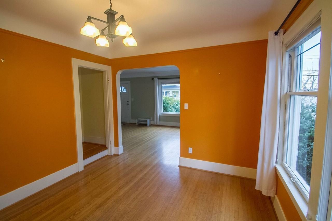 514 Ne 80th St - Photo 6 of 27