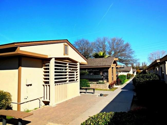 208 W Dakota Ave #208C - Photo 2 of 16