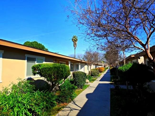 208 W Dakota Ave #208C - Photo 3 of 16