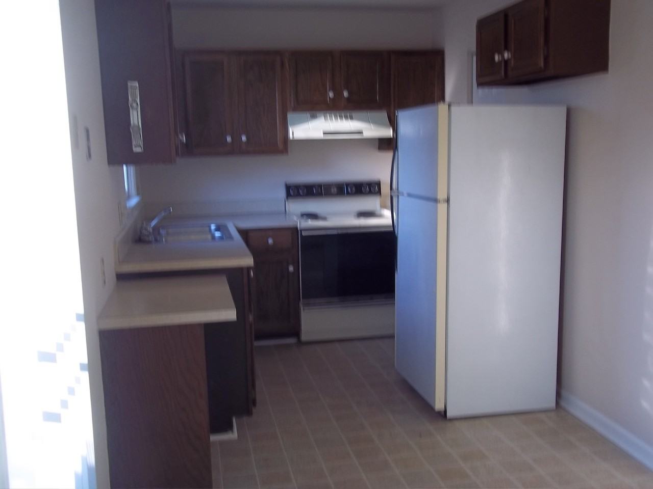 223 Cross Keys Dr - Photo 4 of 14