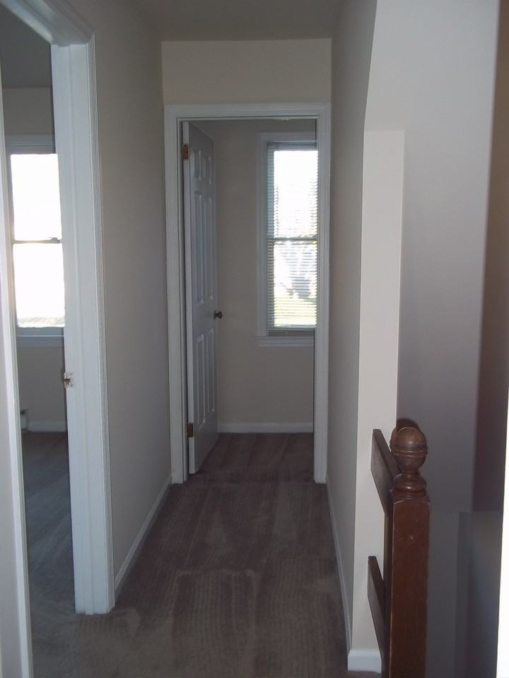 223 Cross Keys Dr - Photo 5 of 14