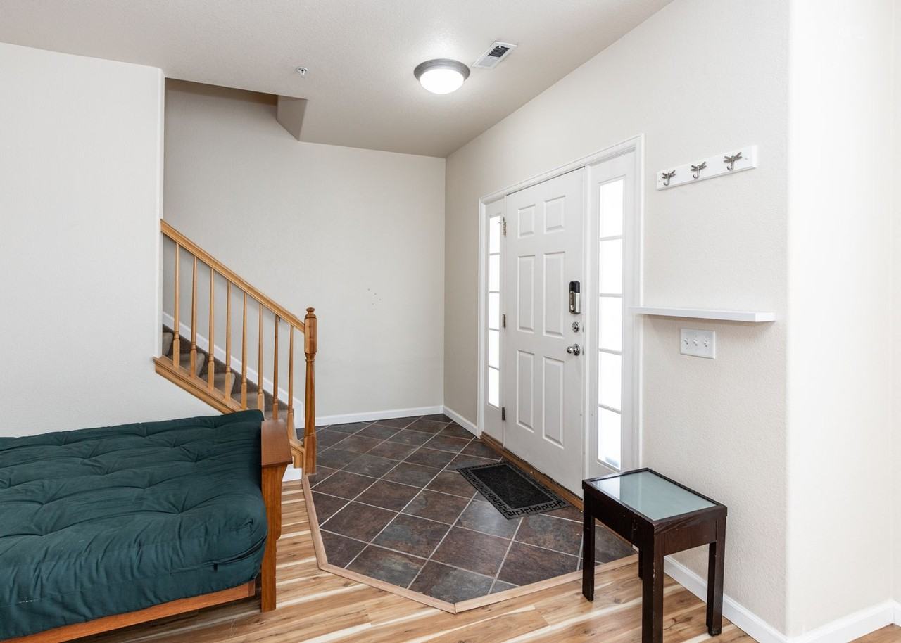 805 S Weber St - Photo 4 of 50