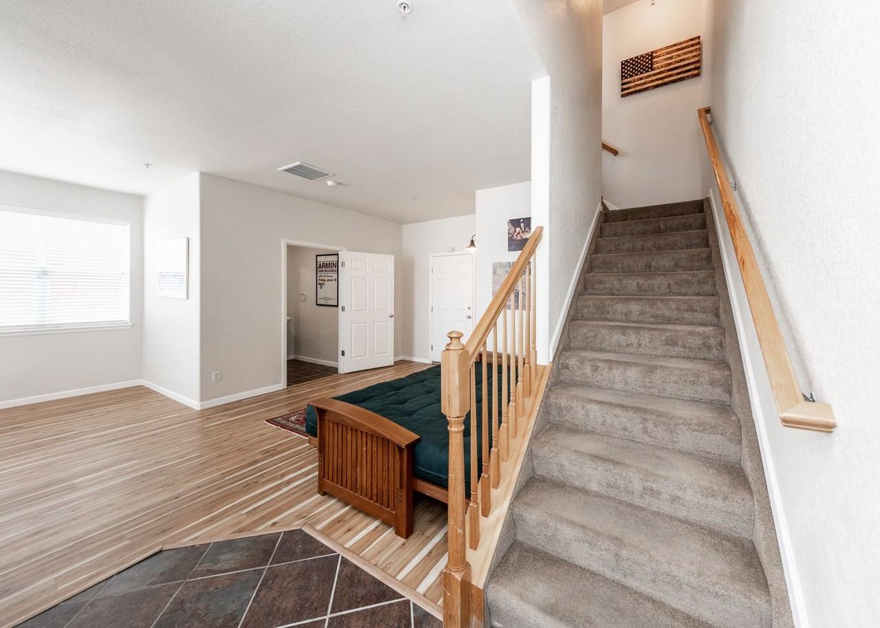 805 S Weber St - Photo 5 of 50