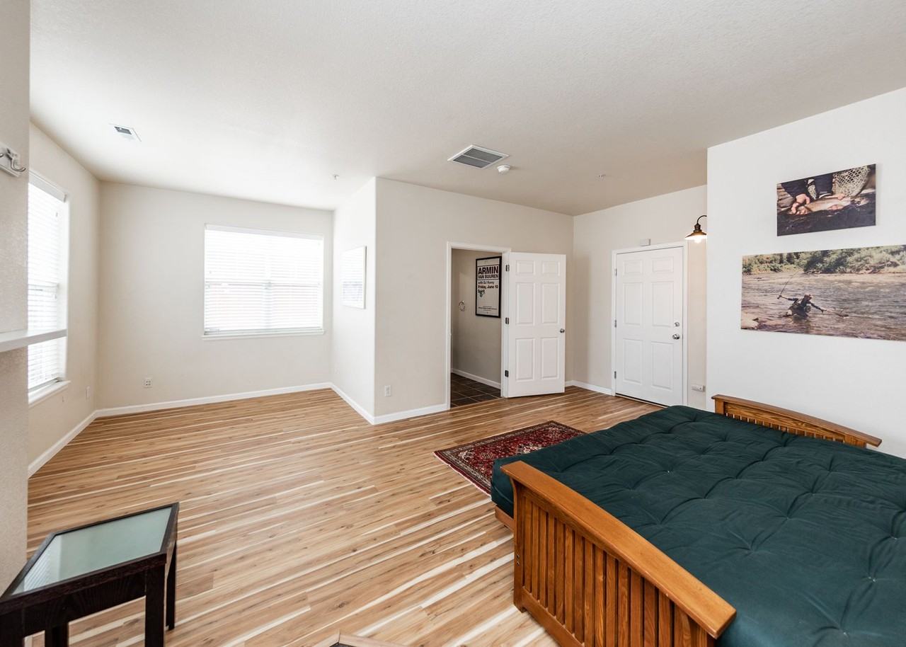 805 S Weber St - Photo 6 of 50