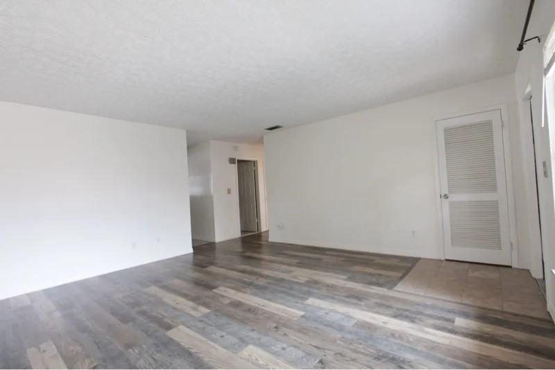 212 Tennessee Ave - Photo 2 of 10