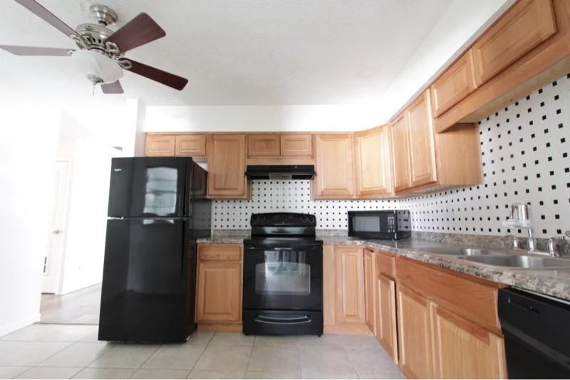 212 Tennessee Ave - Photo 6 of 10