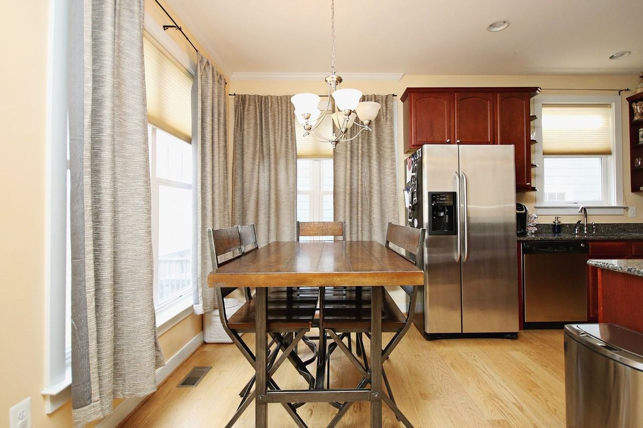 936 Raymond Rd - Photo 4 of 16