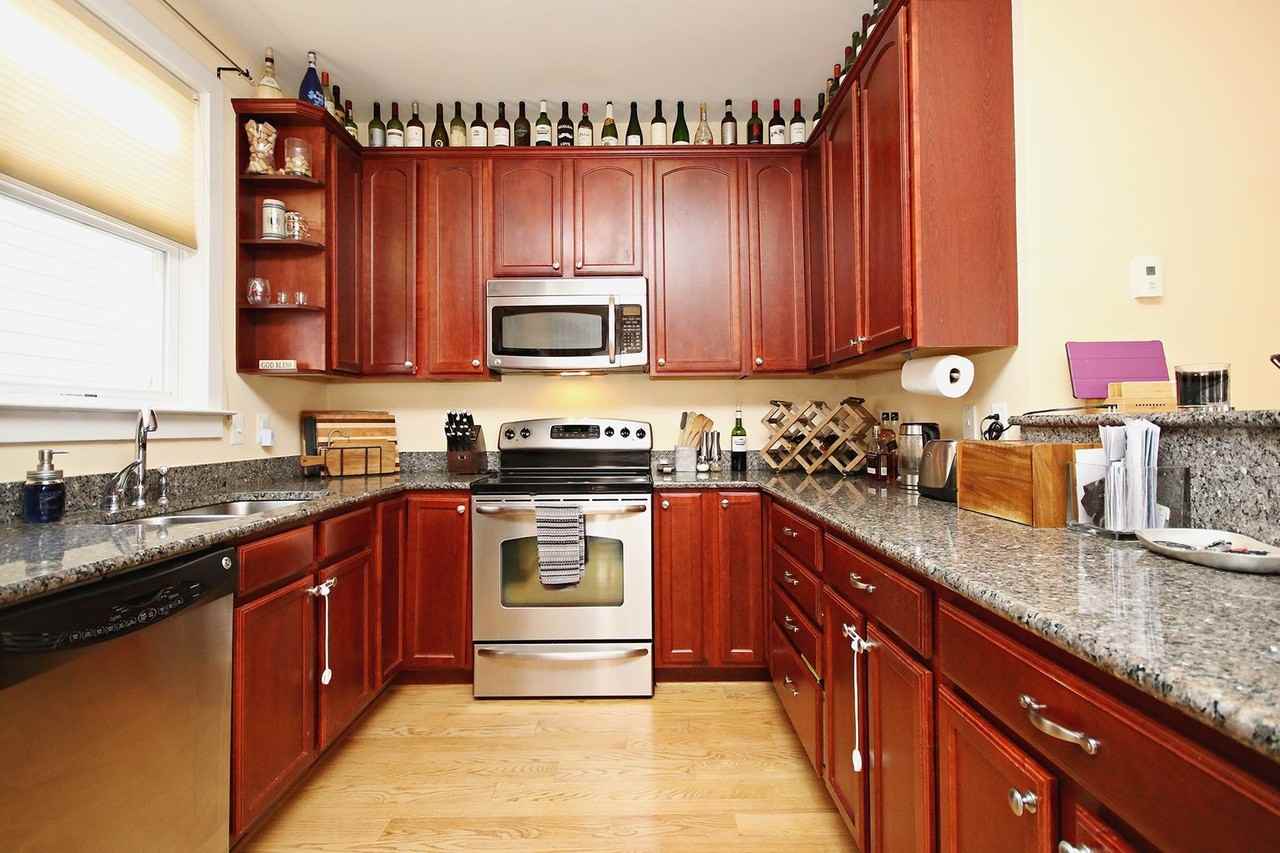 936 Raymond Rd - Photo 5 of 16