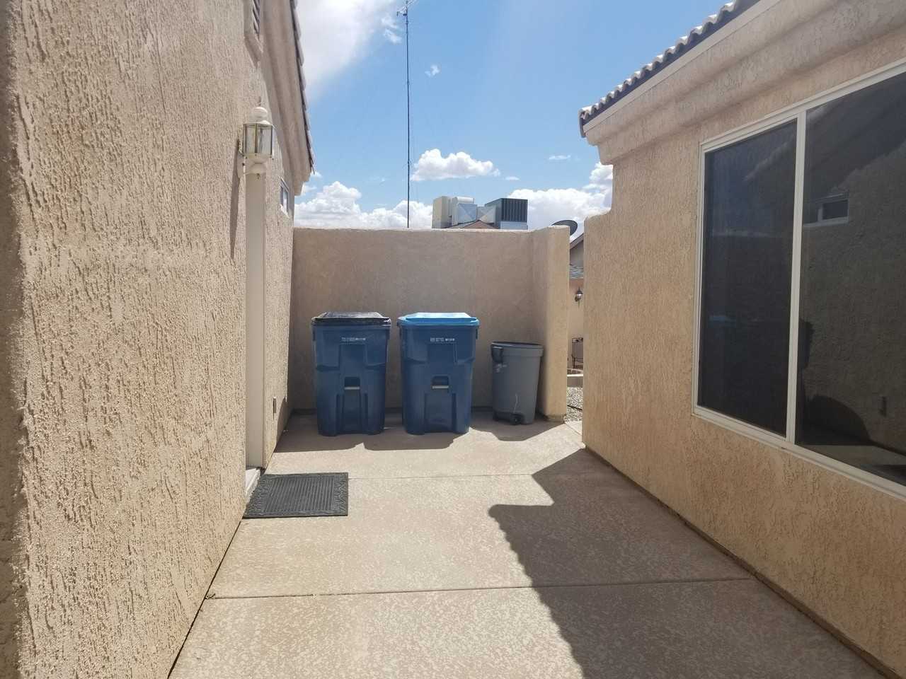 3747 Mission Dr S - Photo 3 of 26