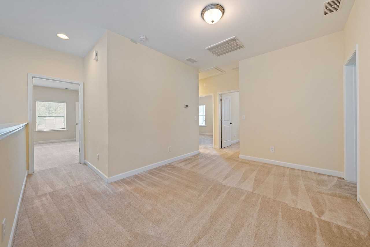 221 Macy Grove Dr - Photo 7 of 18