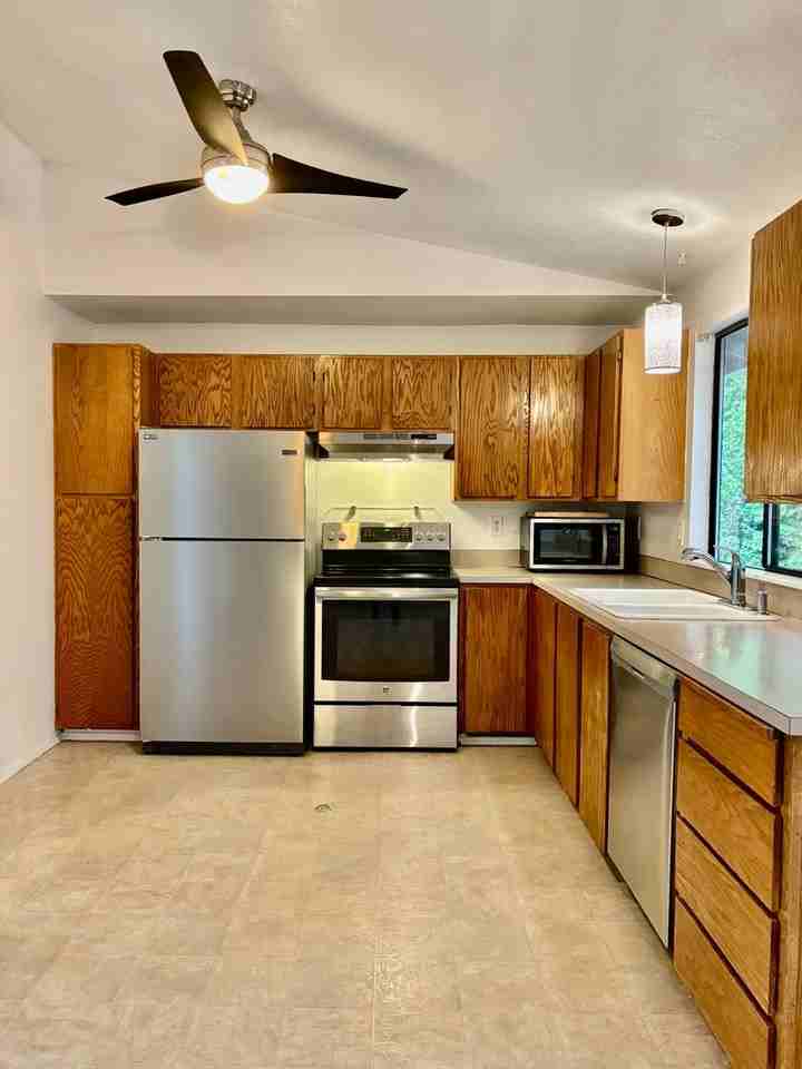 8621 Ne 142nd St - Photo 3 of 15