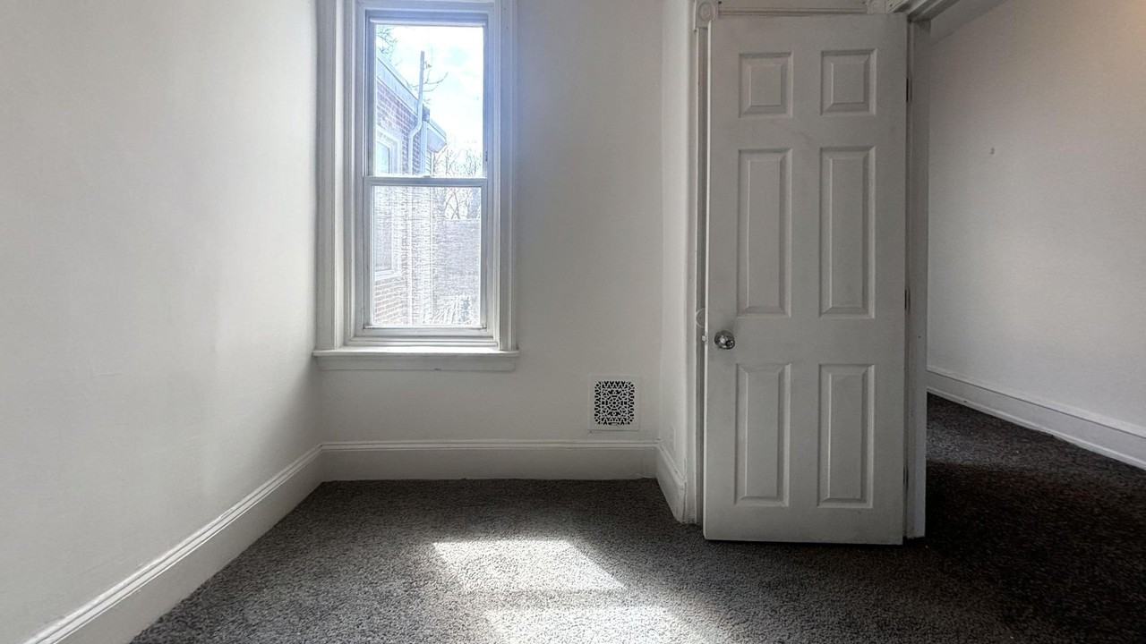 5156 Wakefield St - Photo 7 of 17