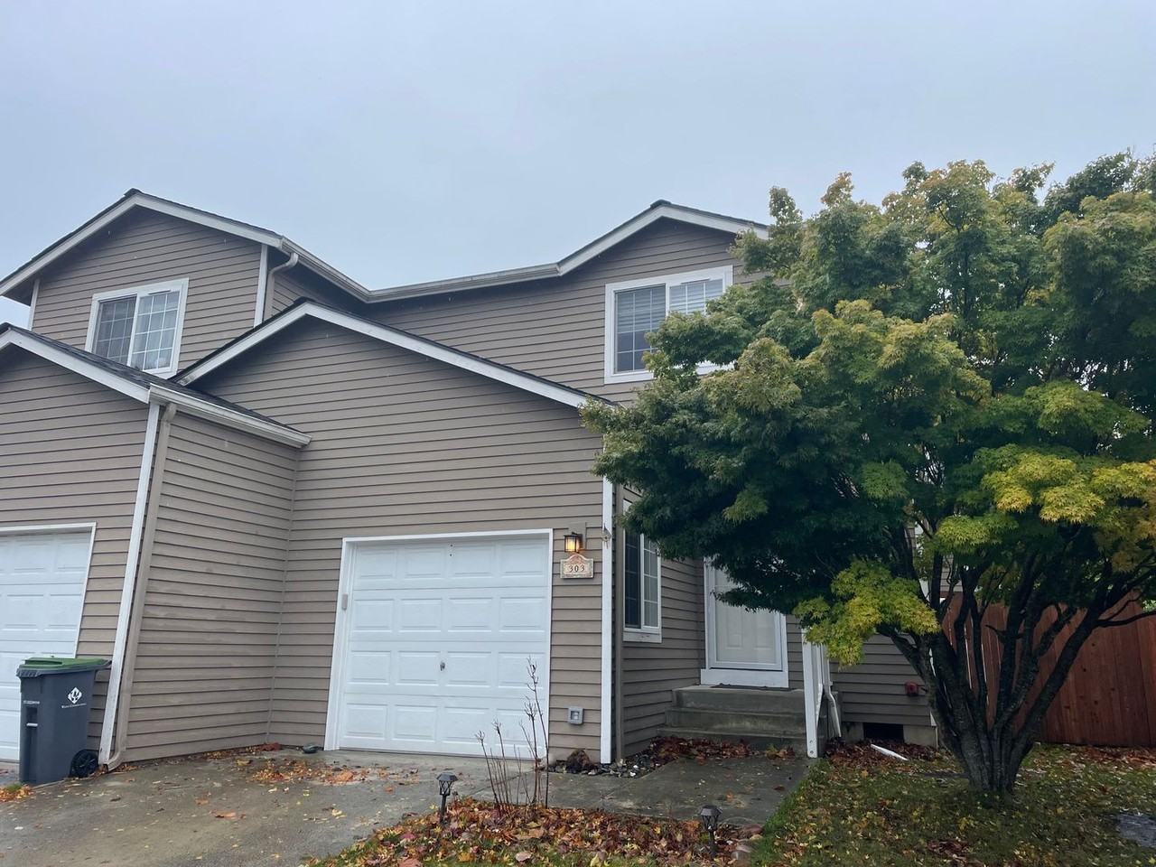 303 Nw Capstan Ct - Photo 3 of 12