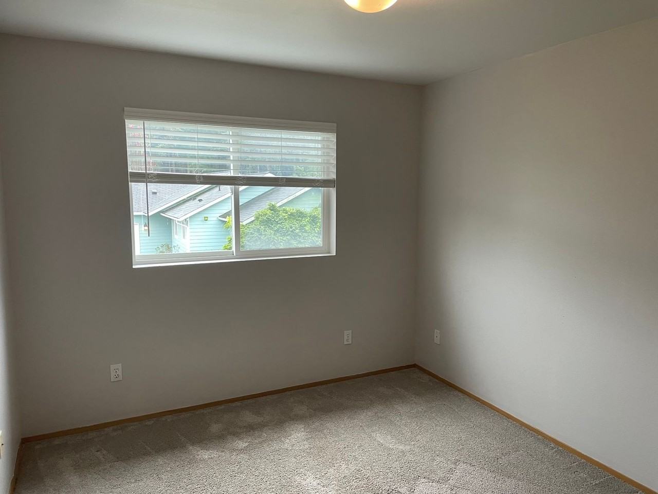 303 Nw Capstan Ct - Photo 4 of 12