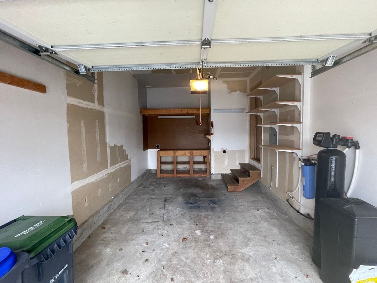 303 Nw Capstan Ct - Photo 3 of 12