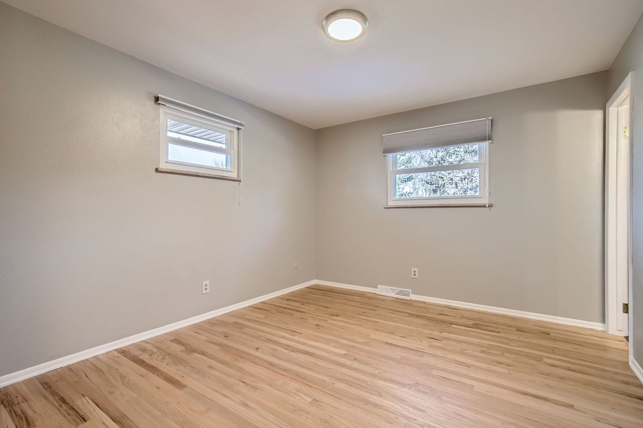 231 W Fremont Ave - Photo 4 of 11
