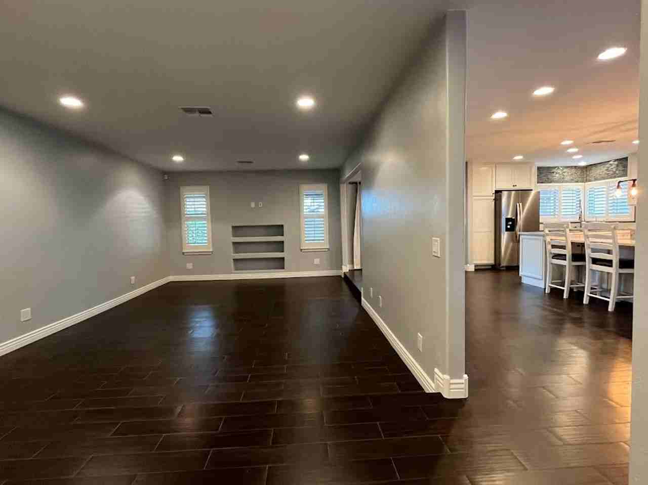 5754 W Libby St - Photo 6 of 50