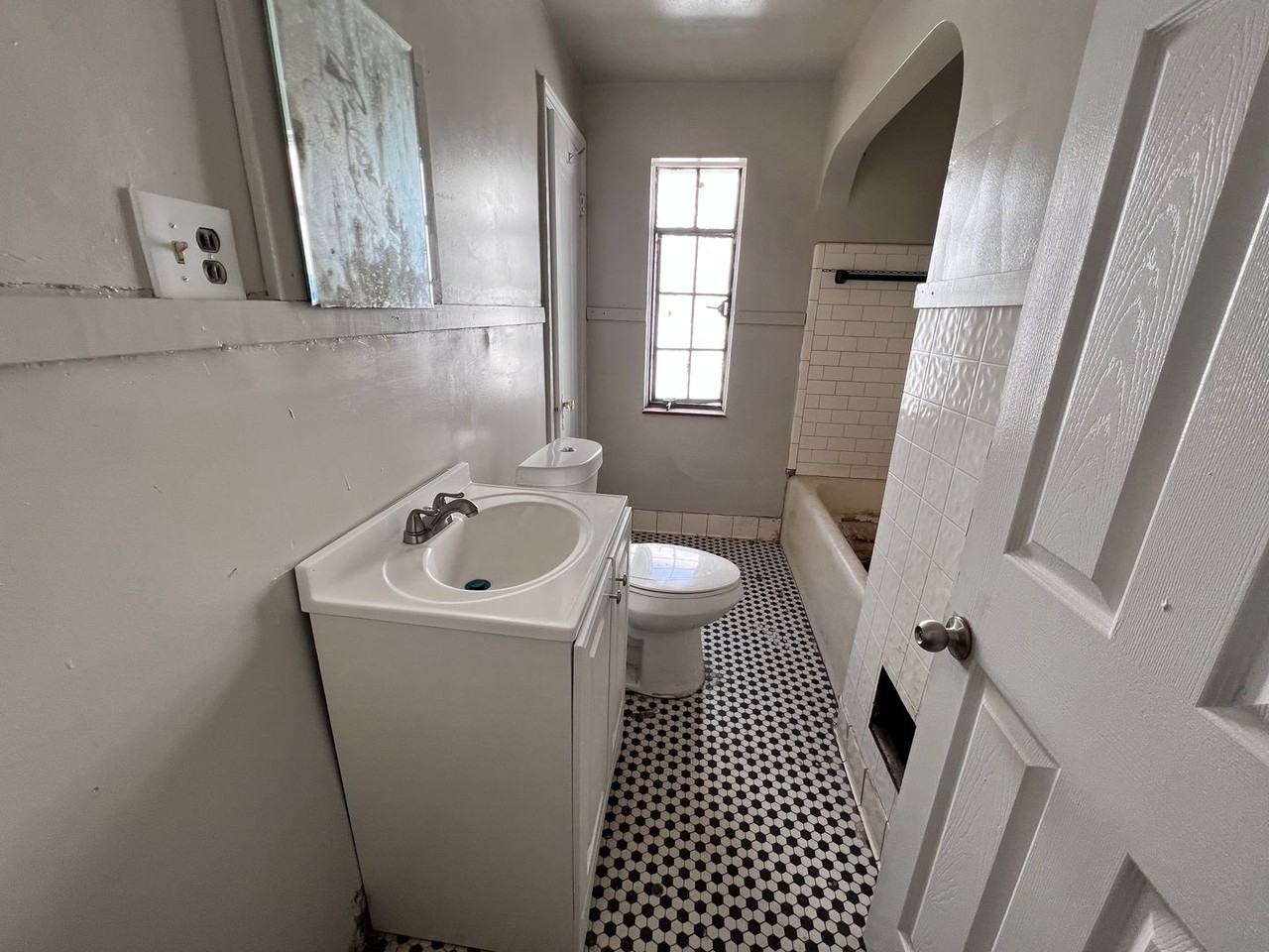 16889 Washburn St - Photo 2 of 10