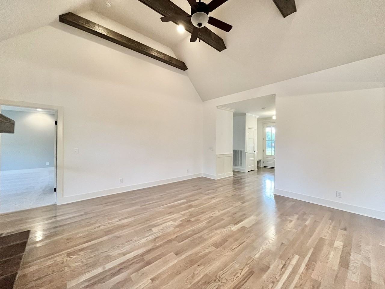 2736 Jasmine St - Photo 3 of 14