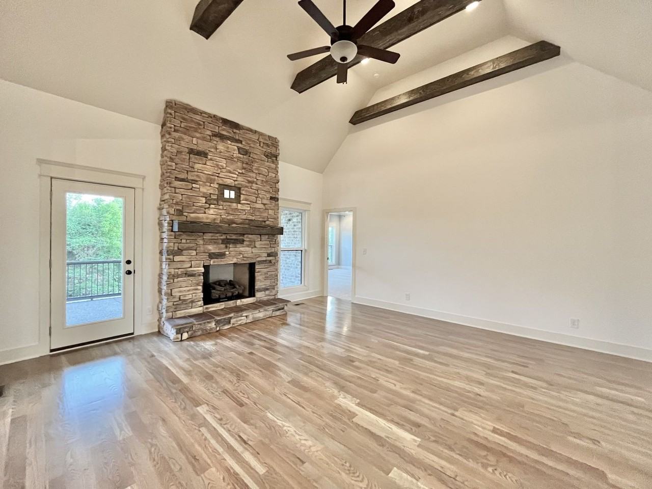 2736 Jasmine St - Photo 4 of 14