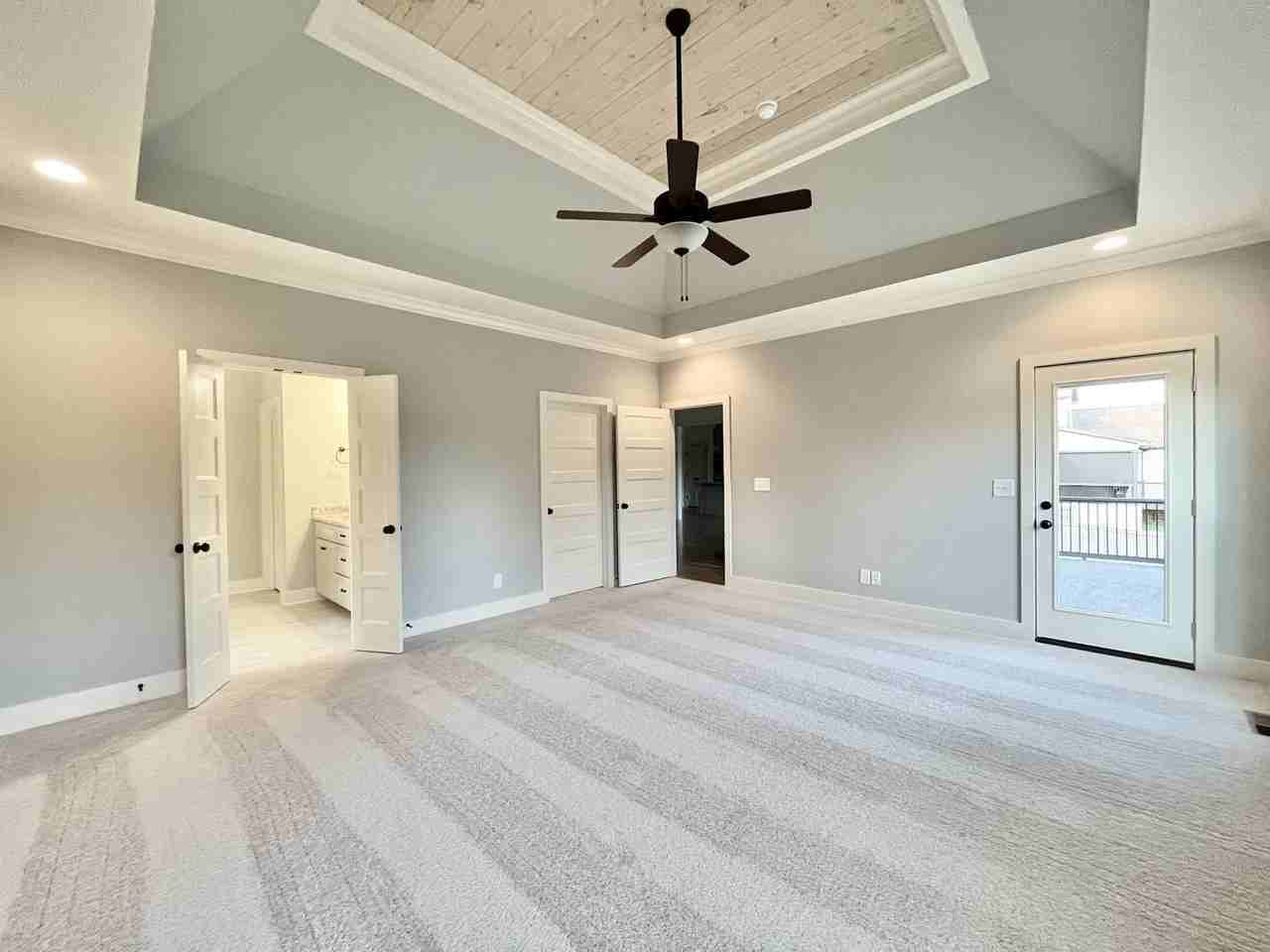 2736 Jasmine St - Photo 6 of 14