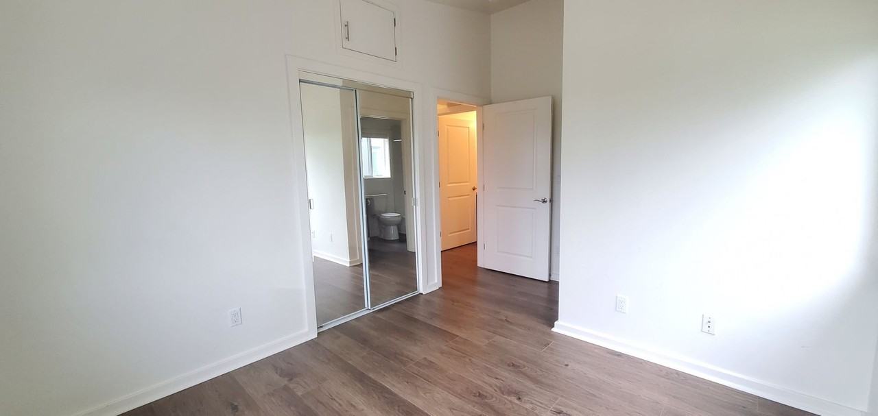 117 Maluniu Ave #C - Photo 6 of 8