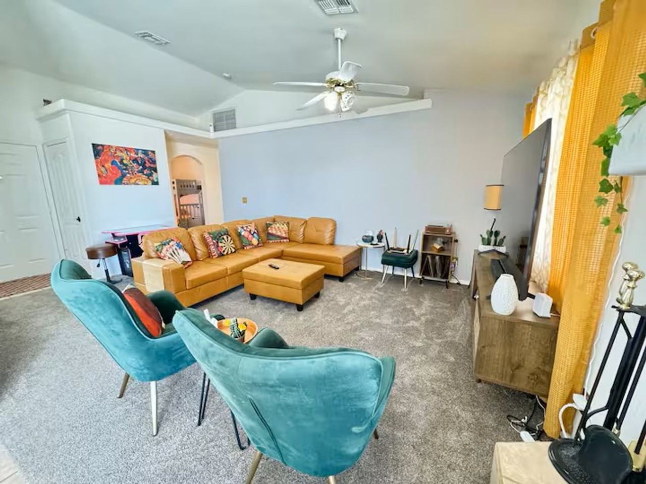 2576 Mccormick Blvd - Photo 5 of 17